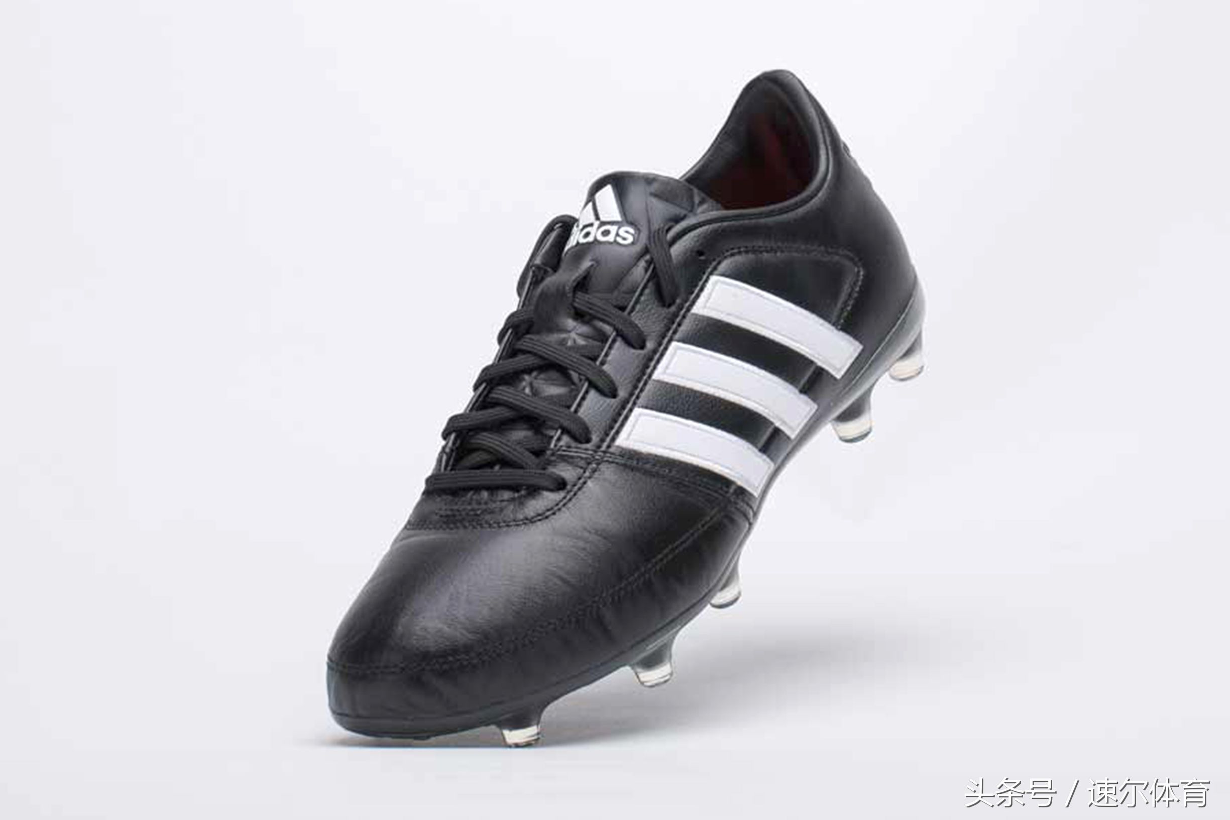 五百元性价比超高高帮足球鞋推荐,500块能买什么顶级足球鞋