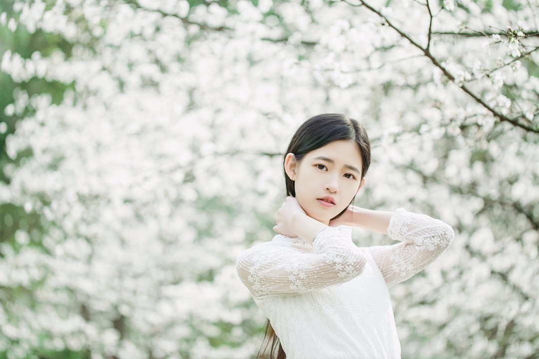 发量多简单又好看的头发造型教程,如何拍头发发丝好看