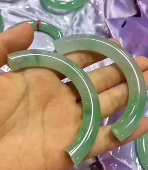 油青玉镯怎样辨别好坏,如何辨别玉镯好坏