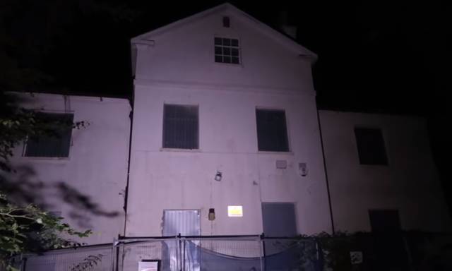 这个男孩用摔角暴打女朋友，惹得布洛克狂喷：去你妹的！