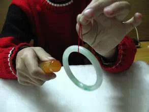 油青玉镯怎样辨别好坏,如何辨别玉镯好坏