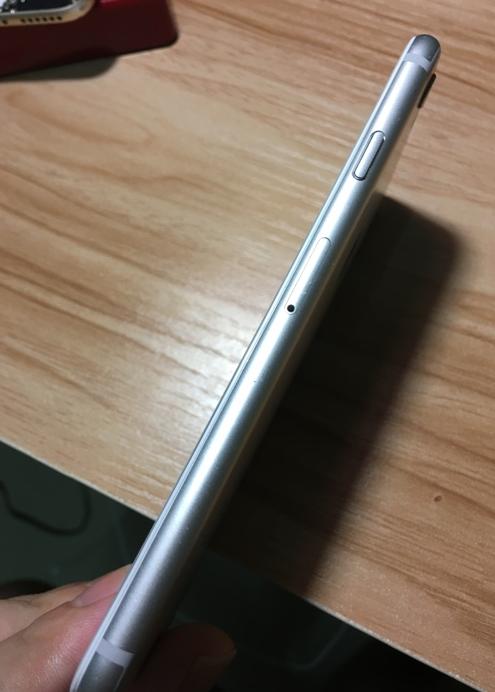 700元收到iphonex有面容卡贴机,800元的iphone6s