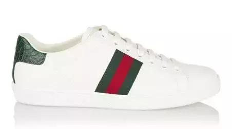 论一双小白鞋有多百搭,看一下最流行的小白鞋