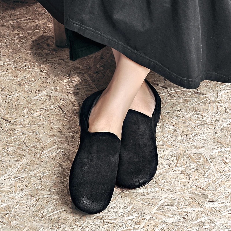 躲得过对酒当歌躲不过夜深人静,躲得过对酒当歌的夜却躲不过