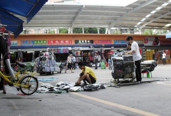 服装拿货货源有哪些,想做服装批发怎么找货源