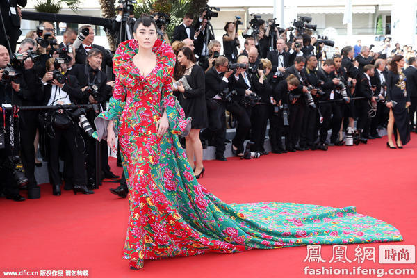 张馨予画作,画家张馨予