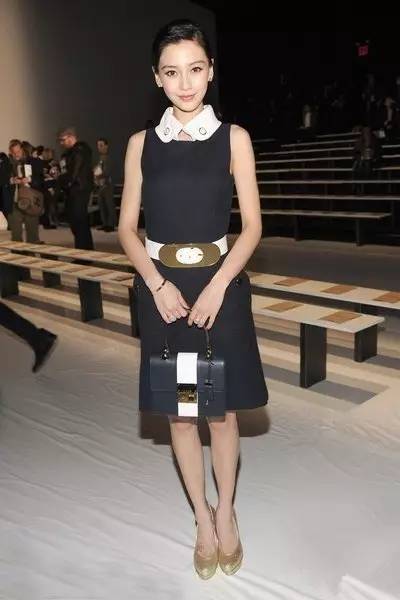 章子怡巴黎时装周白色休闲,章子怡米兰时装周白色裤裙