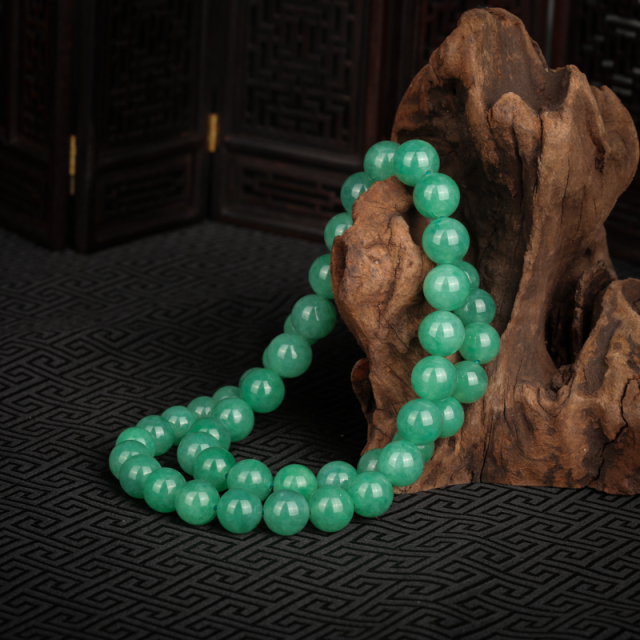 肉眼看透明的玉石是假的吗,有没有专门鉴别玉石价值