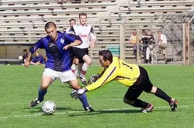 中国球员留洋董路,中国足球七大留洋球员