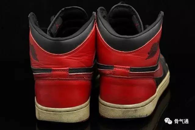 鞋底磨损可以反映身体状况,脊柱告诉你的健康秘密