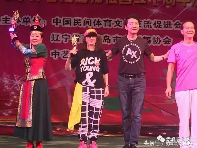 人老心不老的旗袍阿姨走秀,辣妈人老心不老原版