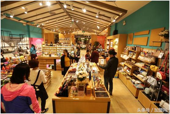 单店月销售额50万，纯利最高30%，这家精品杂货铺靠啥卖得这么好？