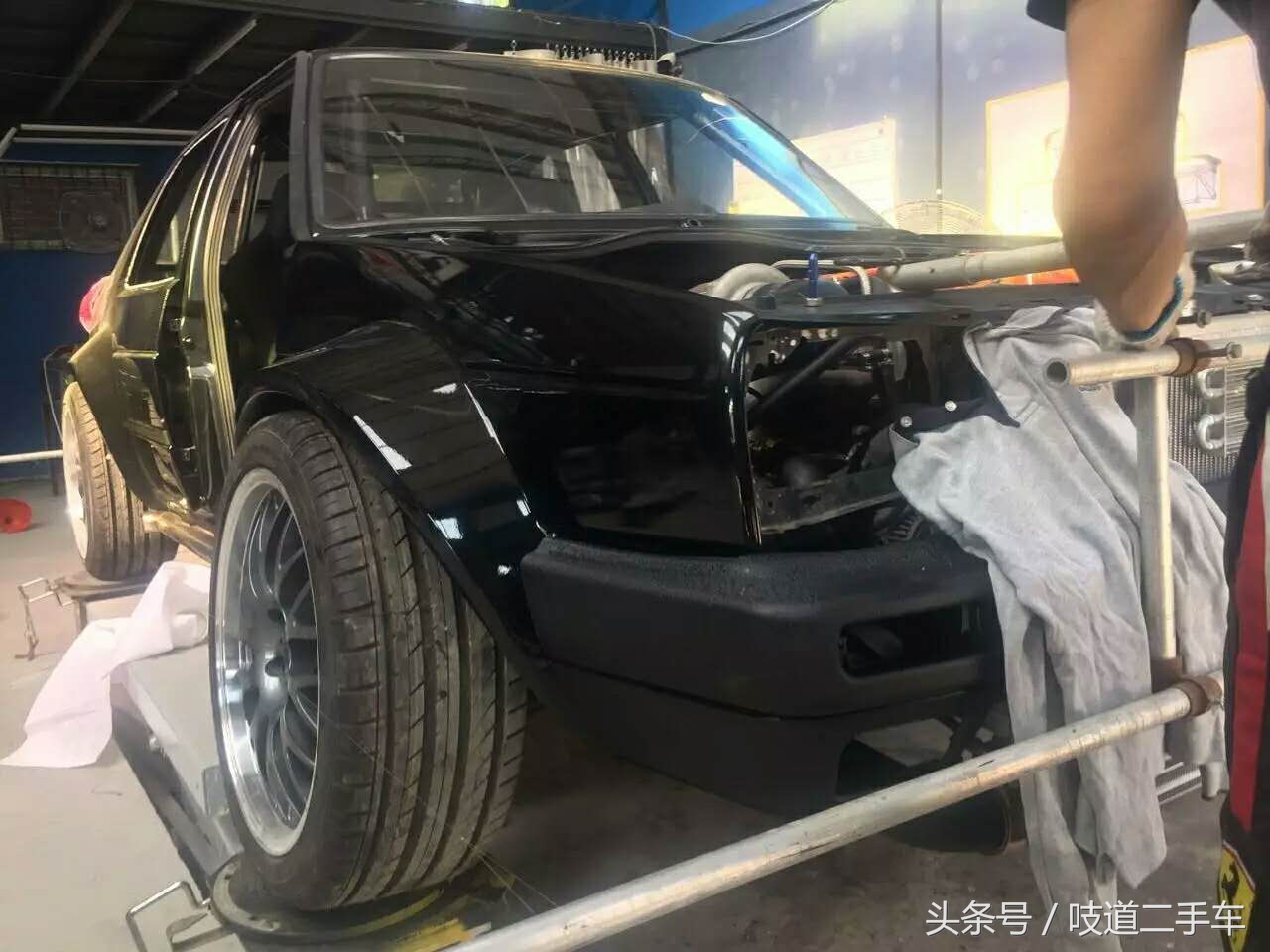 爆改五菱不算啥，氮气加速的捷达来虐他