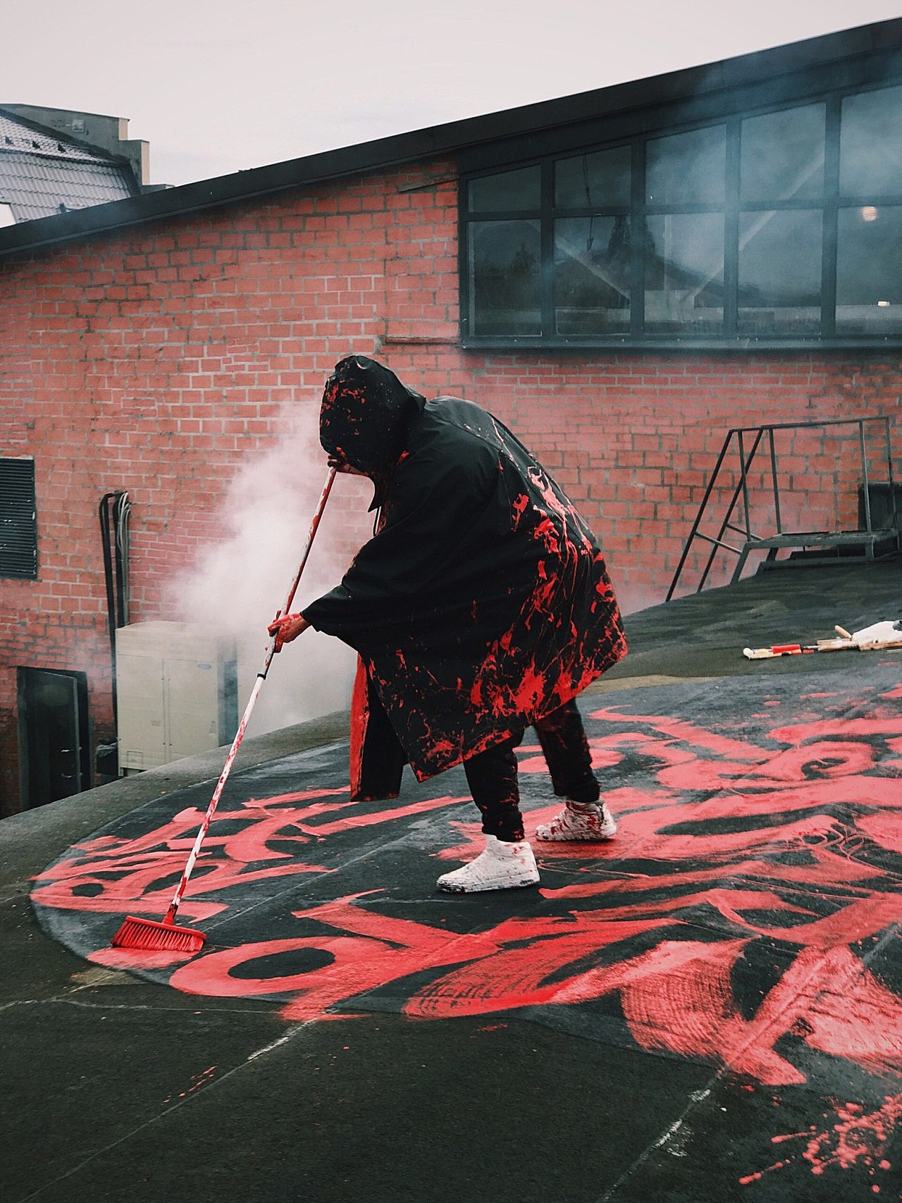 fendi芬迪刺绣小怪兽,fendi联名艺术家