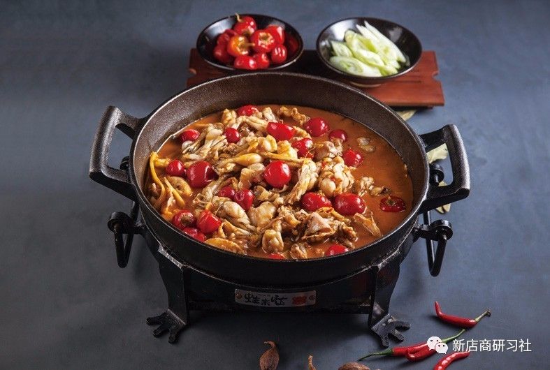 开了牛蛙店的网红,牛蛙怎么做成网红店