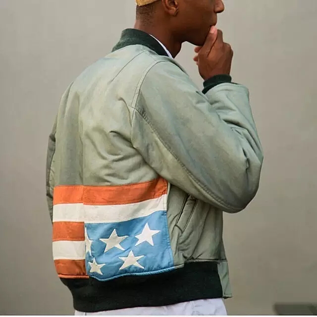 一把伞卖10万天价,一把伞卖七十万块