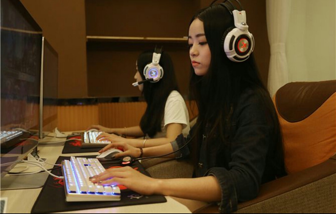 网吧遇到过哪些尴尬的事,你在网吧遇到过最尴尬的事