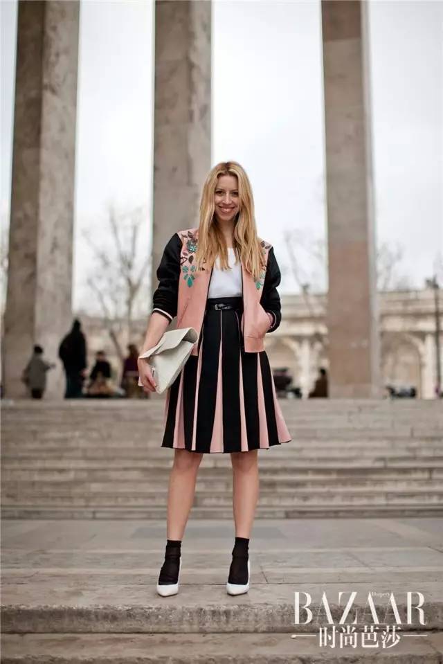 只有棒球外套配上百褶裙，才叫“我的少女时代”！