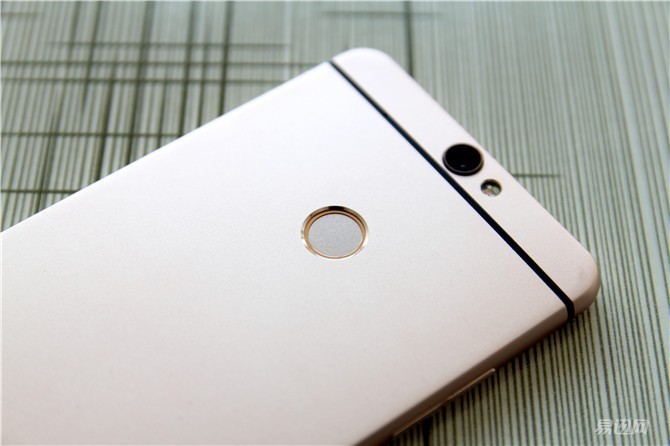 酷派锋尚max是哪一款,酷派锋尚maxa8-930