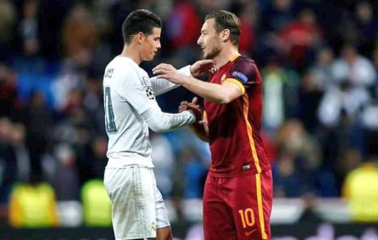 伯纳乌为伊涅斯塔起立鼓掌,34岁伯纳乌赛后接受列队致敬