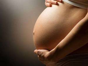 二胎如果怀在疤痕上有什么反应,二胎子宫疤痕薄能生三胎吗