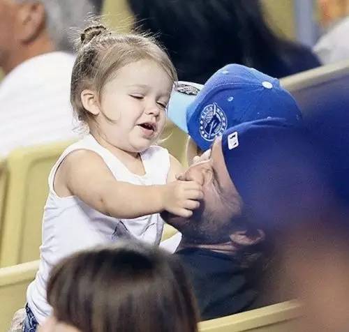 贝克汉姆：给你一个女儿，你能温暖整个世界