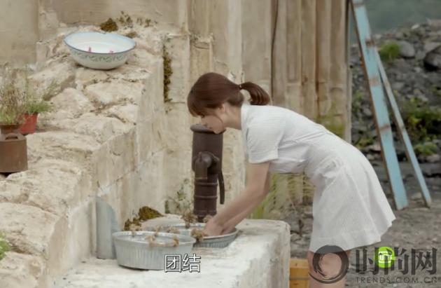 太阳的后裔宋慧乔逆光,宋慧乔同款太阳的后裔蓝色小西装