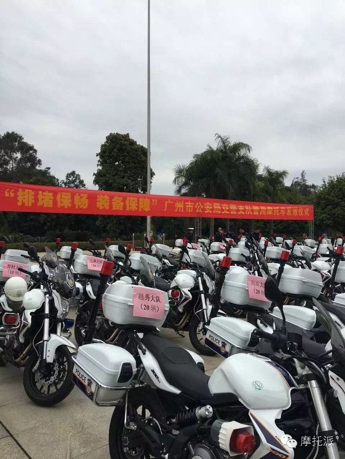 蓝巡300新款价格,300蓝圈夜光效果