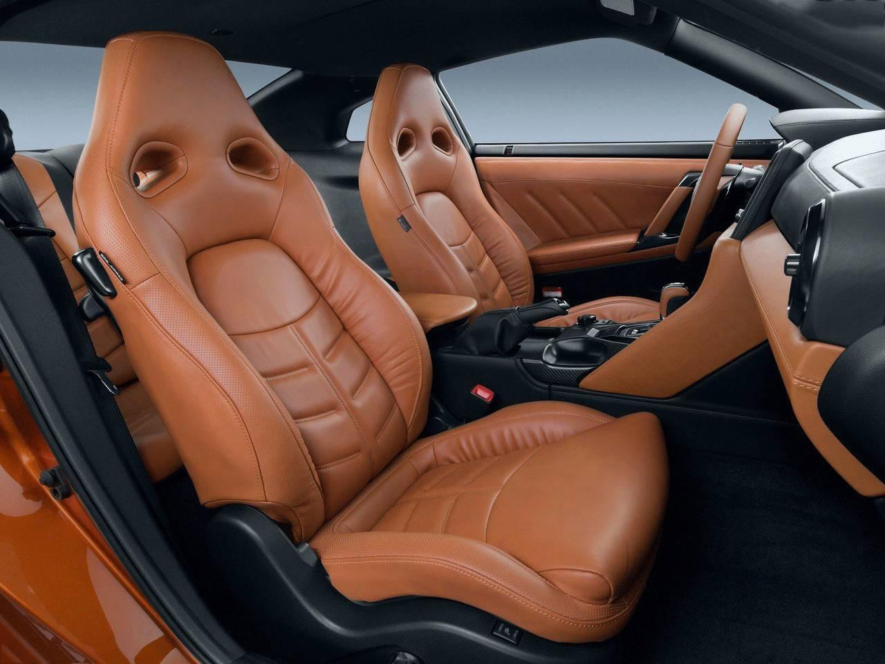 日产gtr战神vs川崎,最新款日产gtr是哪一年的