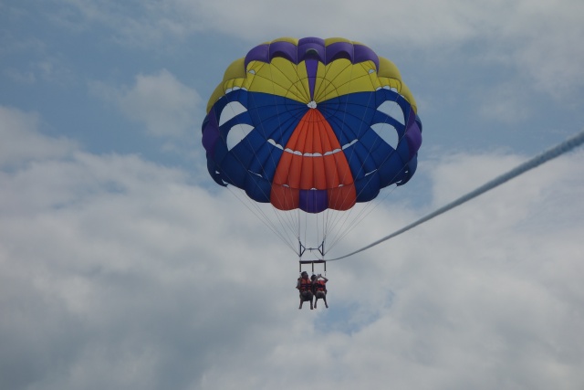 客片故事：没想到真心话大冒险游戏的惩罚，竟然这么快成了真！