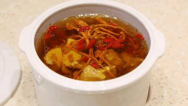 虫草花番茄排骨汤做法,美味营养海参汤