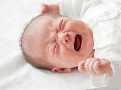 5个月大的孩子突然发烧抽搐,五个月宝宝发烧能造成肺炎吗