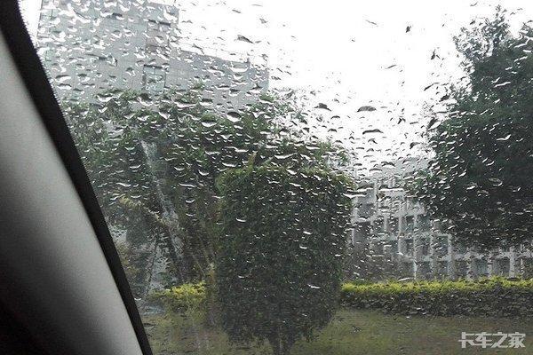推荐雨天开车神器,冬天开车不怕起雾的神器