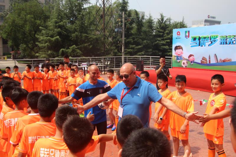 意大利ac米兰前锋马萨罗,82世界杯意大利17号球员马萨罗