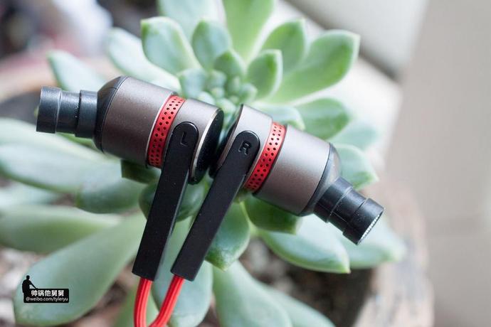 为K歌而生唱吧BANG三单元圈铁耳机