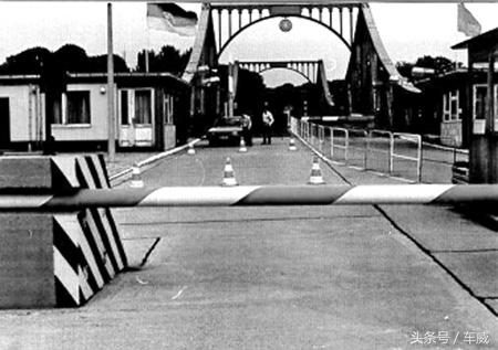 奔驰g级和切诺基,奔驰g和大切诺基