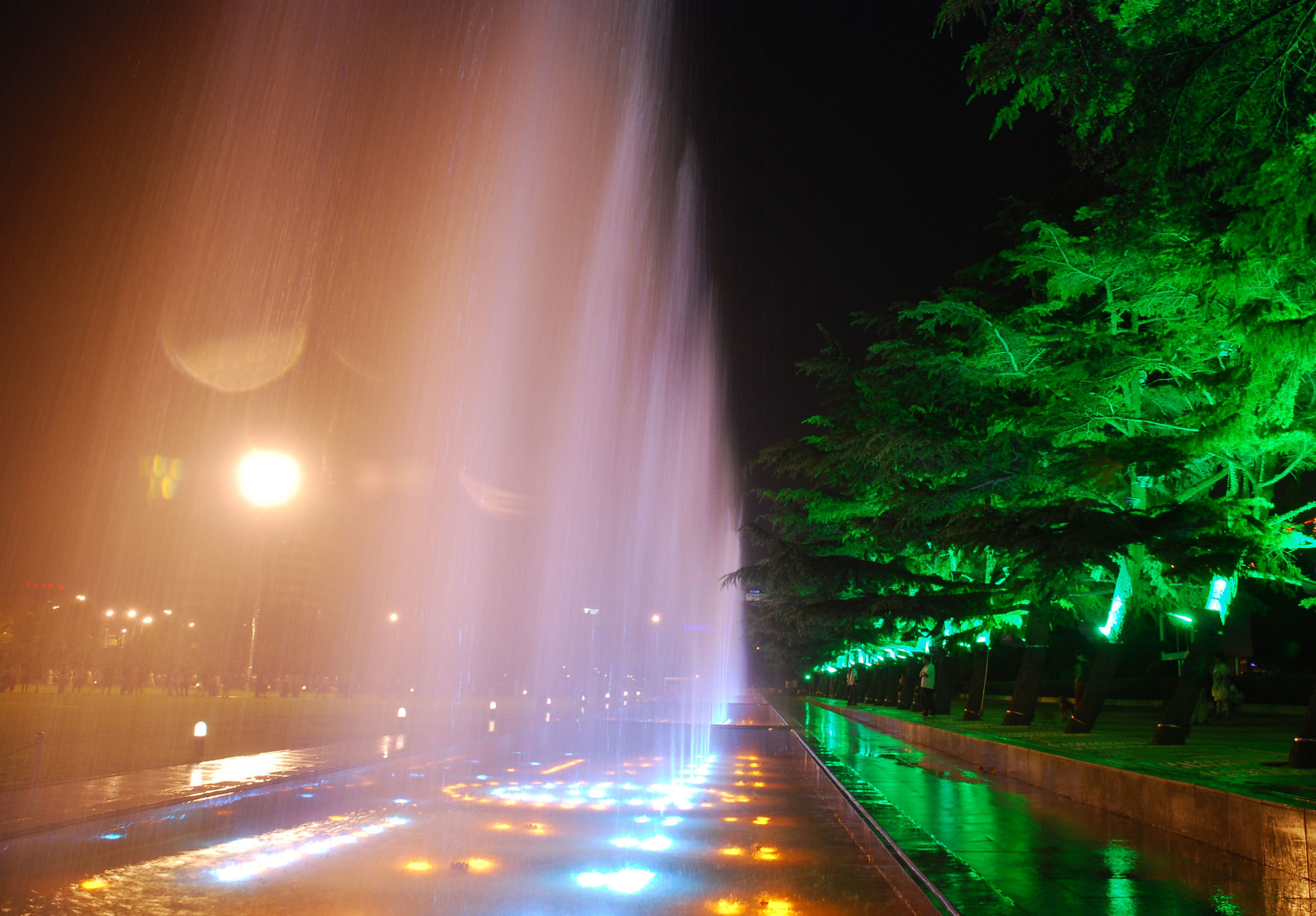 大连人民广场喷泉水管,大连人民广场喷泉图片