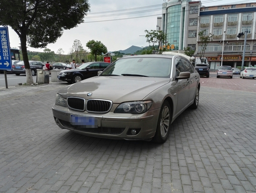 宝马7系百万硬顶敞篷4座,新老宝马7系对比图