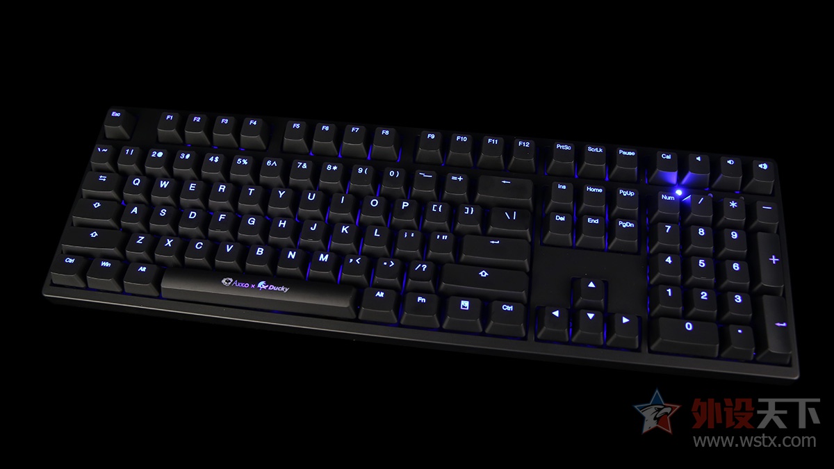 akkoducky联名键盘,akkoducky粉色键盘
