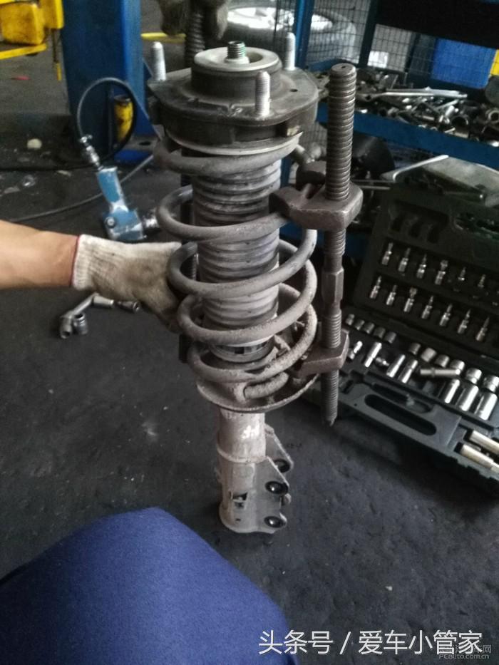 荣威前减震器怎样调节软硬,老师傅手工改进汽车