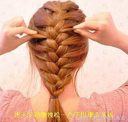 简单的韩式盘发中长发,一款韩式随意盘发编发教程