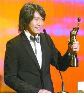 客串3秒就能赚300万,他却选择拒绝,日常座驾仅为自行车