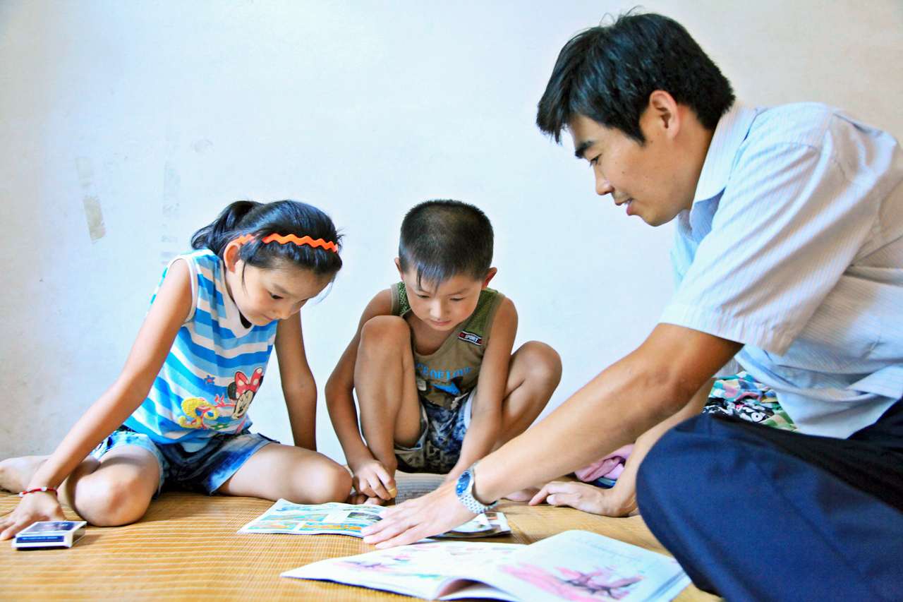 孤儿姐弟：“上帝”给我们送来了父亲