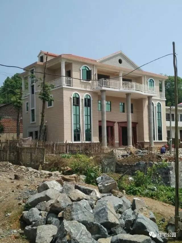 农村自建房双拼别墅4层,双拼自建房如何改为独栋