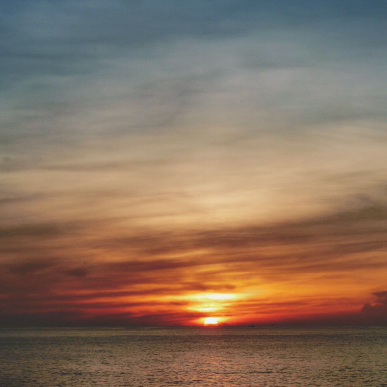 有些人不知哪里好但谁都代替不了,有些人说不上哪里好但谁都替不了