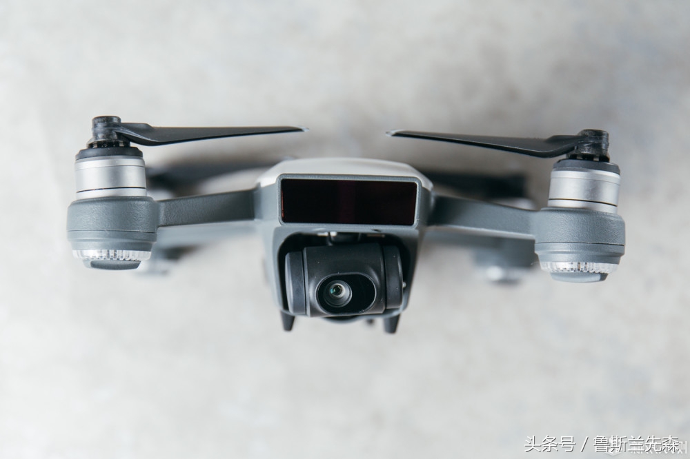 大疆精灵航拍机,大疆晓对比大疆精灵3