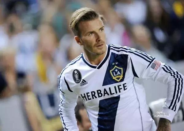 穿长袖踢球的球星,野球场穿什么球衣的一看就是高手