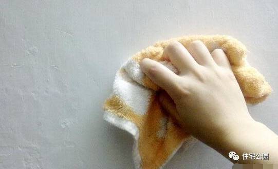 墙体发霉漏水起皮怎么办,墙体发霉返潮的原因