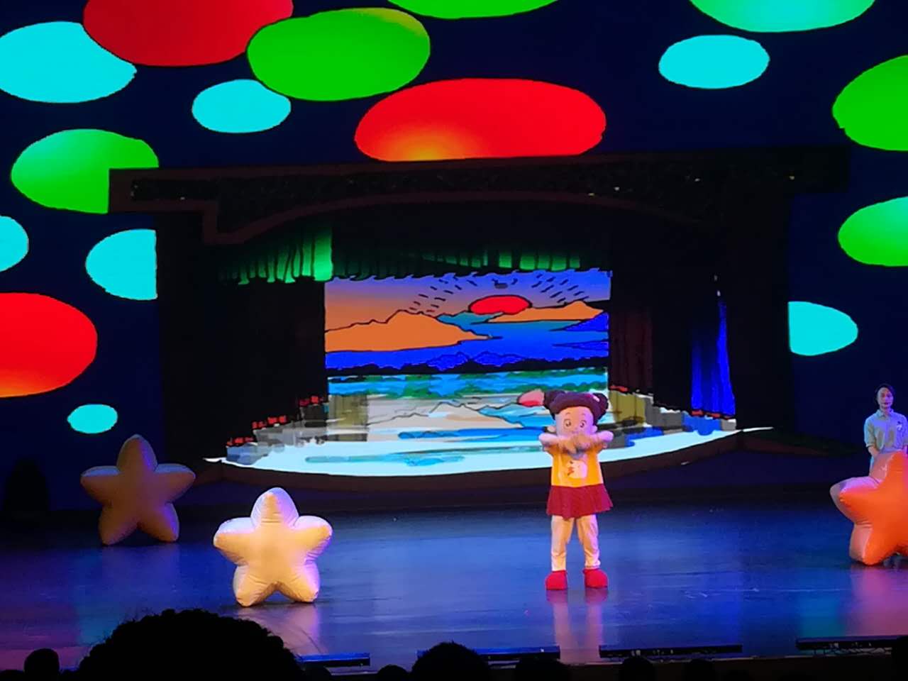 孩子胆怯不敢进教室怎么引导,孩子害羞胆小不敢说话