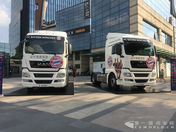 不是宇通也不是比亚迪！拜仁慕尼黑球队“*用御**”的这款红色大巴出自谁家？